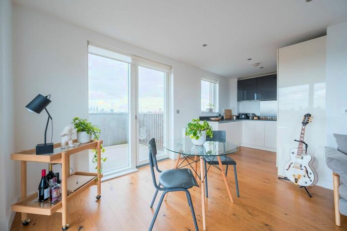 1 Bedroom Flat To Rent In East Street, Elephant And Castle, London, SE17