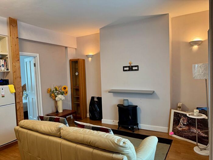 1 Bedroom Flat For Sale In Clifton Place, Greenbank, PL4