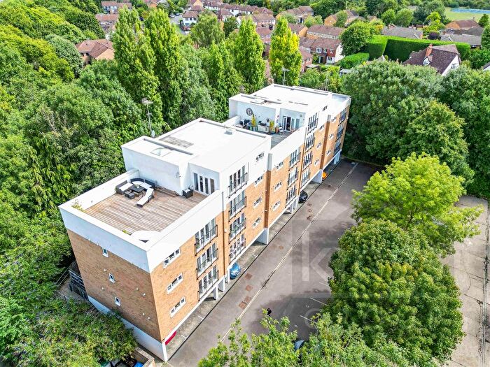 2 Bedroom Flat For Sale In Trapstyle Road, Ware, SG12