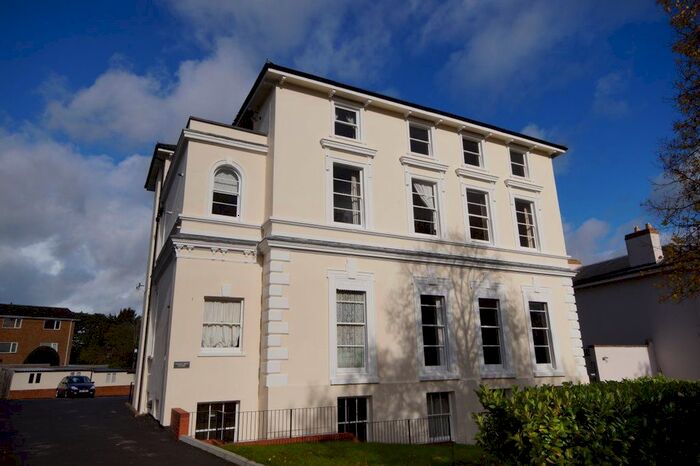 2 Bedroom Flat To Rent In Parabola Road, Cheltenham, GL50
