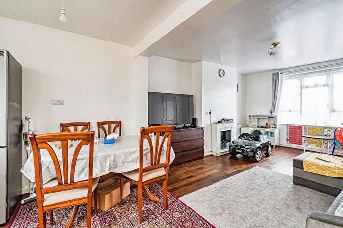 3 Bedroom End Of Terrace House For Sale In Bunns Lane, Dudley, DY2