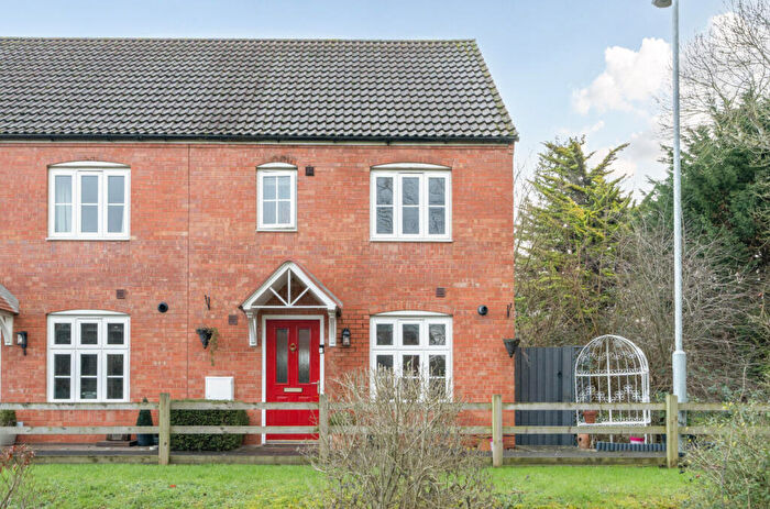 3 Bedroom Semi Detached House For Sale In Hartlake Close, Glastonbury, BA6