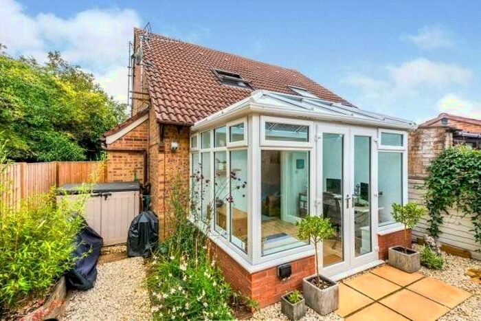 1 Bedroom Detached House To Rent In Chestnut End, Bicester, Oxfordshire, OX26