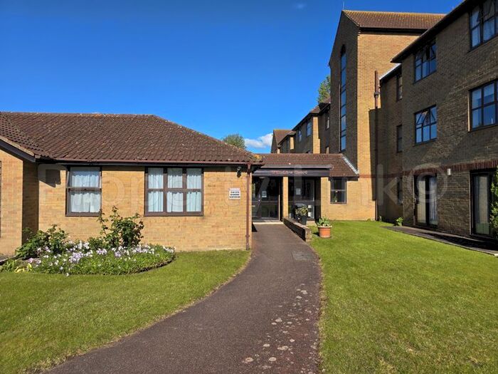 1 Bedroom Flat To Rent In Pittman Gardens, Ilford, IG1