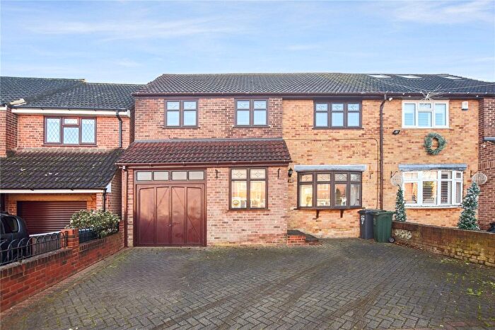 4 Bedroom Semi Detached House For Sale In Vanessa Way, Joydens Wood, Kent, DA5