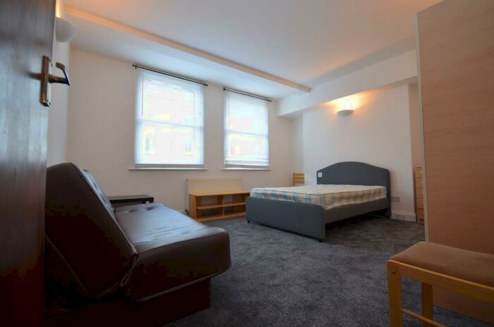 Studio To Rent In Royal College Street, Camden, NW1