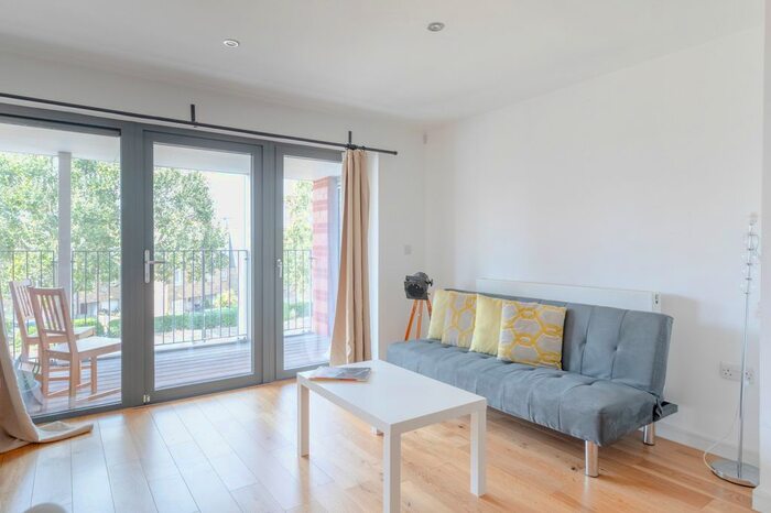 1 Bedroom Flat To Rent In Lndn-A - Akerman Road, London, SW9