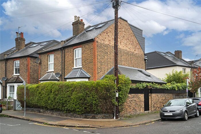5 Bedroom Semi-Detached House For Sale In Somerset Road, Kingston Upon Thames, KT1