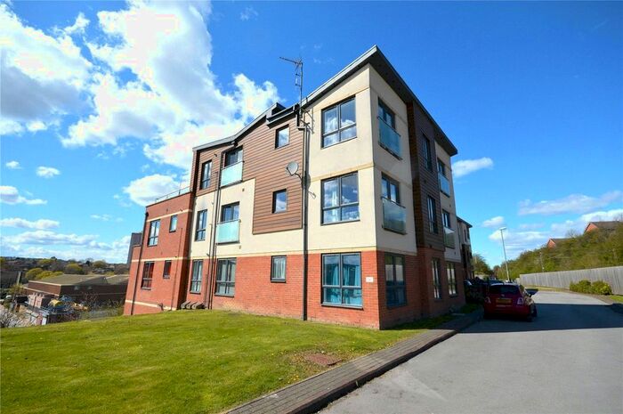 2 Bedroom Flat To Rent In Pullman House, Tudor Way, Beeston, Leeds, LS11