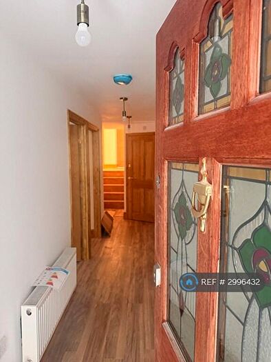 2 Bedroom Flat To Rent In Ferme Park Road, London, N4