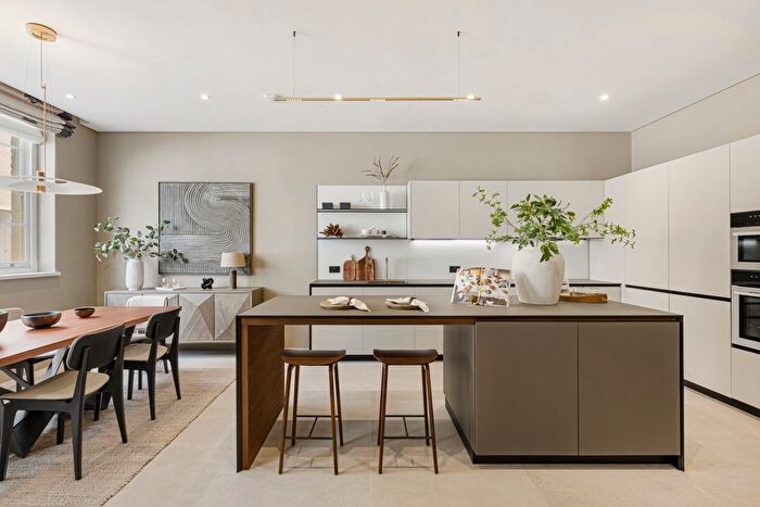 4 Bedroom Flat For Sale In Princes Gate Mews, London, SW7