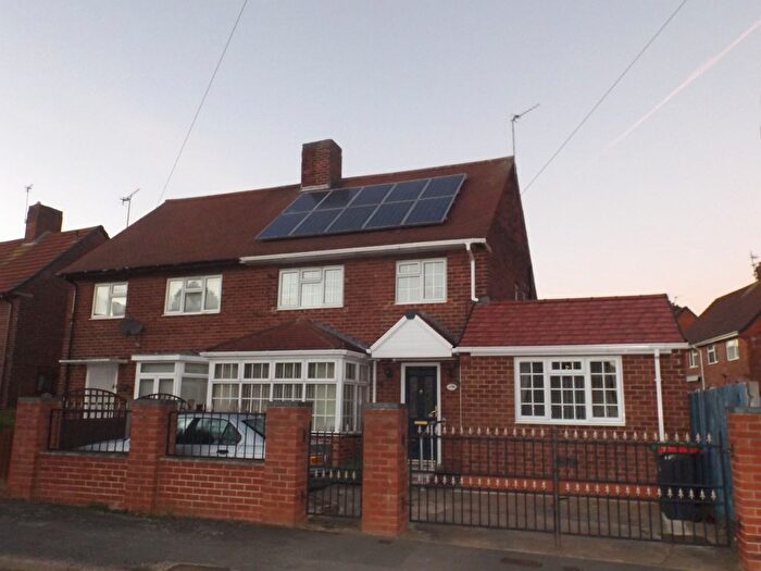 4 Bedroom Semi-Detached House To Rent In Laughton Crescent, Nottingham, NG15