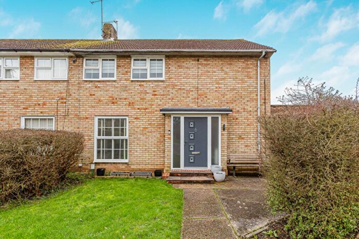 4 Bedroom Semi Detached House For Sale In West Mead, Welwyn Garden City, Hertfordshire, AL7