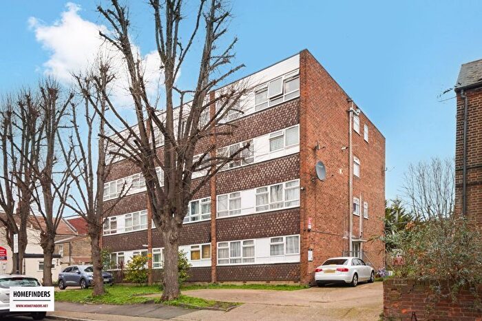 2 Bedroom Flat For Sale In Carnarvon Road, Stratford, E15