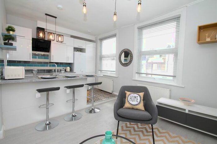 1 Bedroom Flat To Rent In Holloway Road, Archway, N19