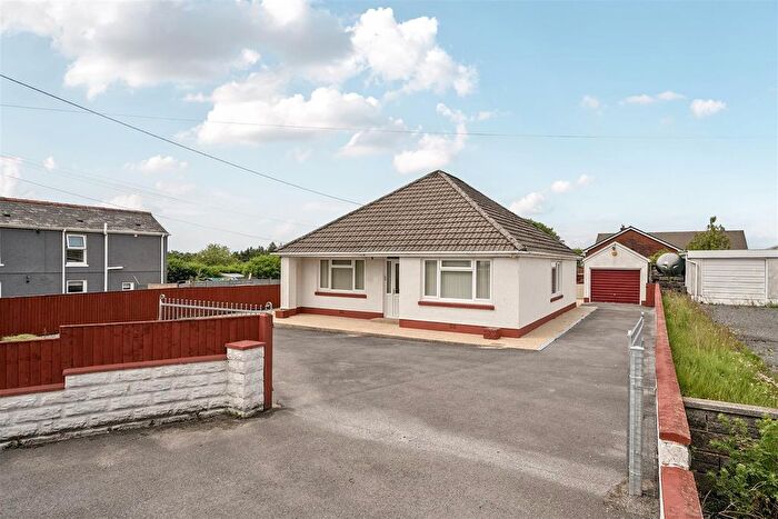 3 Bedroom Detached Bungalow For Sale In Cross Hands Road, Gorslas, Llanelli, SA14