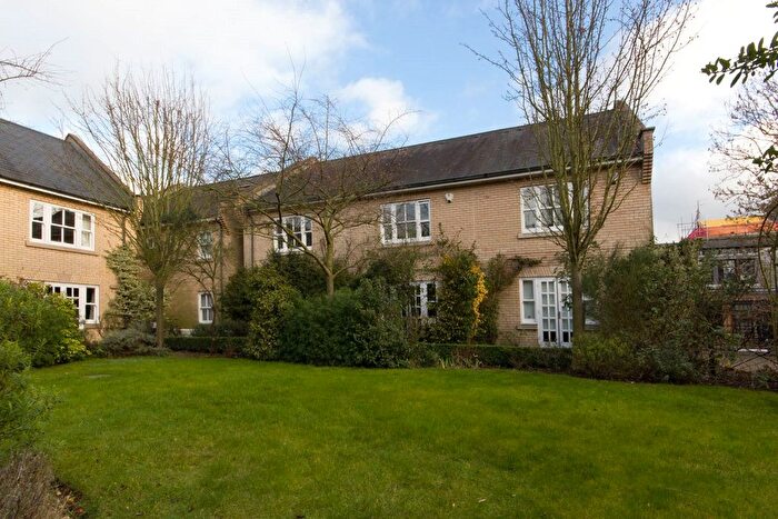 1 Bedroom Flat To Rent In St Pauls Walk, Cambridge, CB1