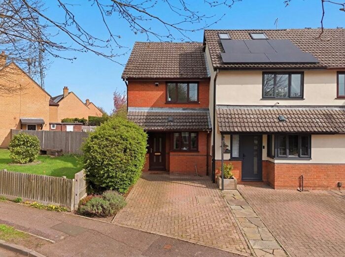 2 Bedroom End Of Terrace House For Sale In Meadow Way, Offley, SG5