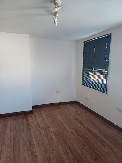 Studio To Rent In Uxbridge Road, London, W12