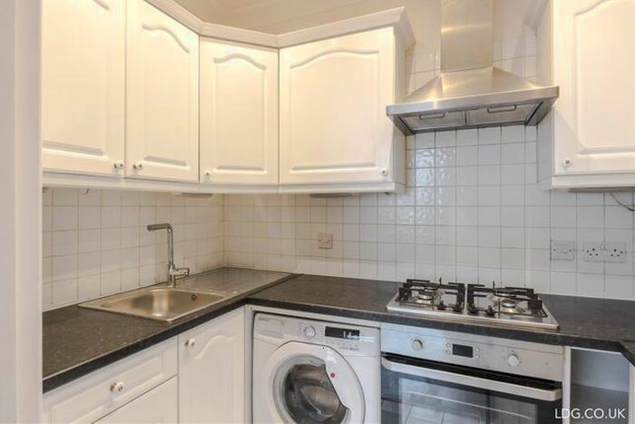 2 Bedroom Flat To Rent In Whitfield Street, Fitzrovia, W1T