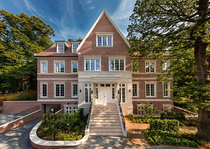 4 Bedroom Flat To Rent In The Bishops Avenue, London, N2