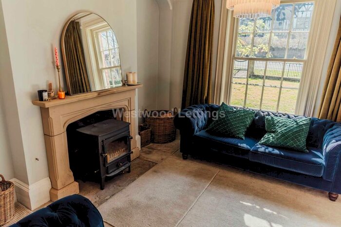 5 Bedroom Detached House To Rent In Buxton Road, Leek, ST13