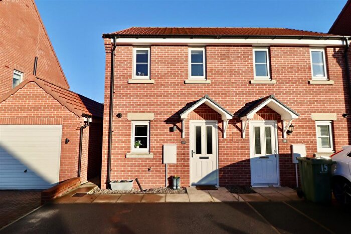 2 Bedroom Semi-Detached House For Sale In Grainger Drive, Pocklington, York, YO42