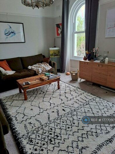 2 Bedroom Flat To Rent In Blackheath, London, SE3