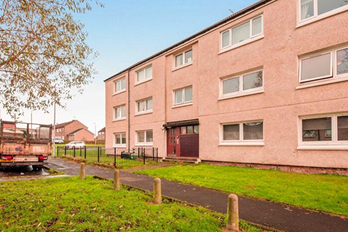 3 Bedroom Flat To Rent In Avon Drive, Linwood, PA3