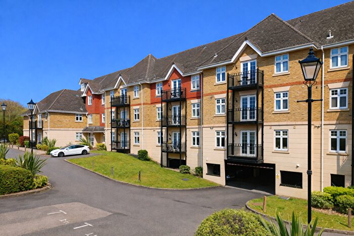 2 Bedroom Flat For Sale In London Road, Bushey, Hertfordshire, WD23