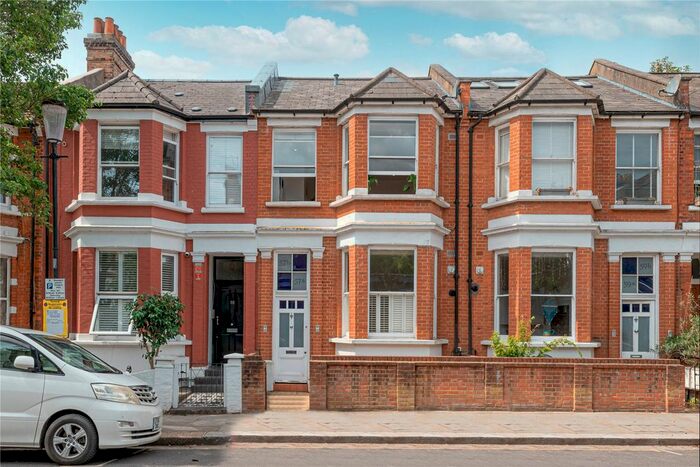 2 Bedroom Flat To Rent In Bracewell Road, London, W10