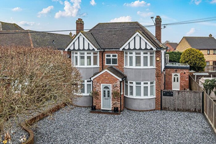 4 Bedroom Detached House For Sale In Brook Street, Stotfold, Hitchin, SG5