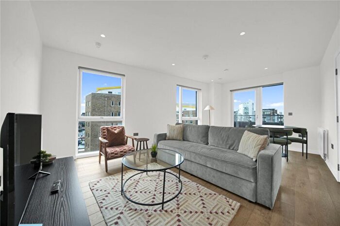 2 Bedroom Apartment For Sale In Vitruvian Court, E14