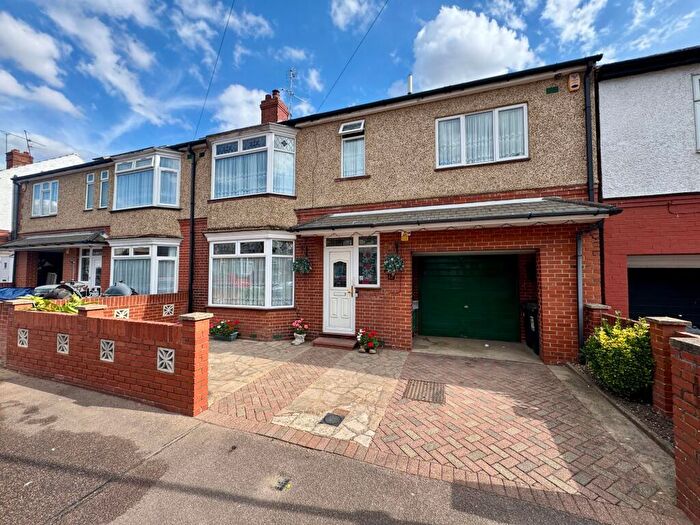 5 Bedroom Semi Detached House For Sale In Ascot Road, Luton, LU3