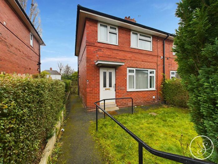 3 Bedroom Semi-Detached House To Rent In Lawrence Road, Leeds, LS8