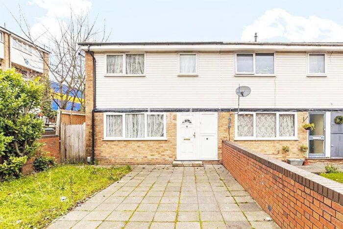 3 Bedroom Property To Rent In Cornish Grove, London, SE20