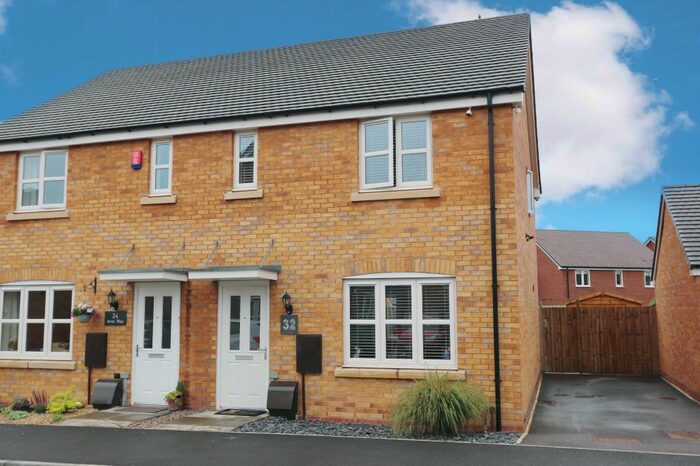 3 Bedroom Semi-Detached House To Rent In Avon Way, Bidford-On-Avon, Alcester, B50