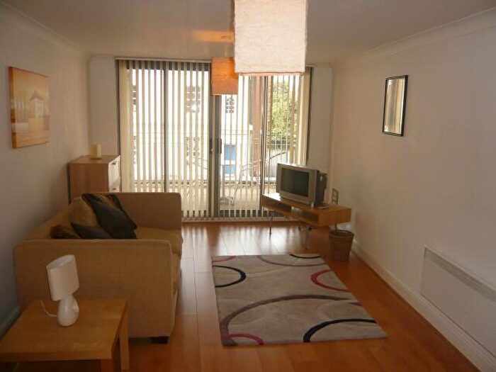 1 Bedroom Apartment To Rent In Broadway Plaza, B16