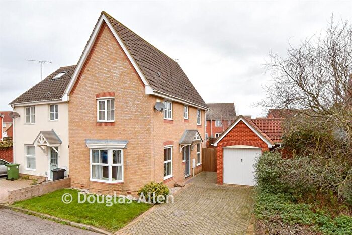 3 Bedroom Semi-Detached House For Sale In Barra Glade, Wick Meadows, Wickford, Essex, SS12