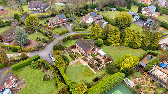 5 Bedroom Detached House For Sale In Field Close, Winchester, SO21