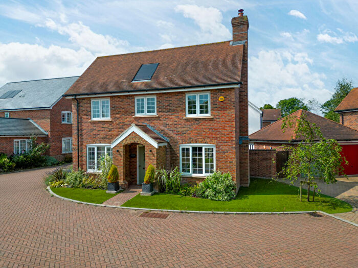 4 Bedroom Detached House For Sale In Williamson Way, Pitstone, LU7