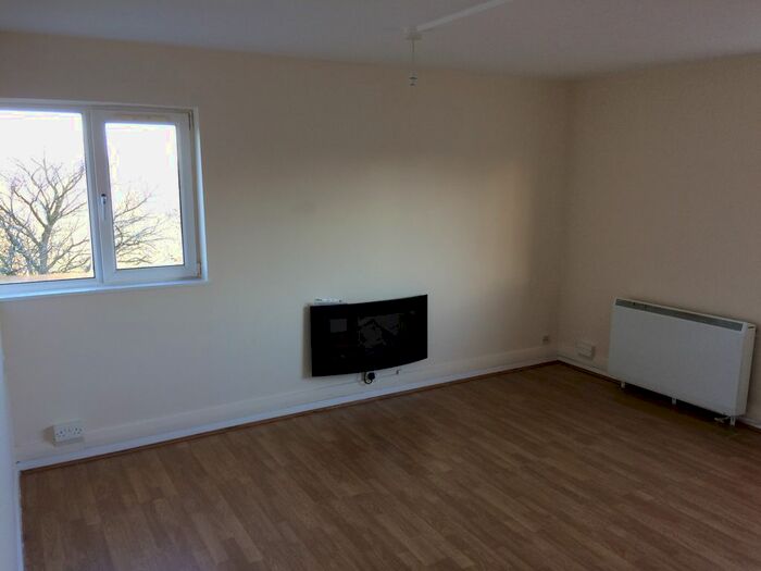 1 Bedroom Flat To Rent In Rothesay Avenue, Newcastle-Under-Lyme, ST5