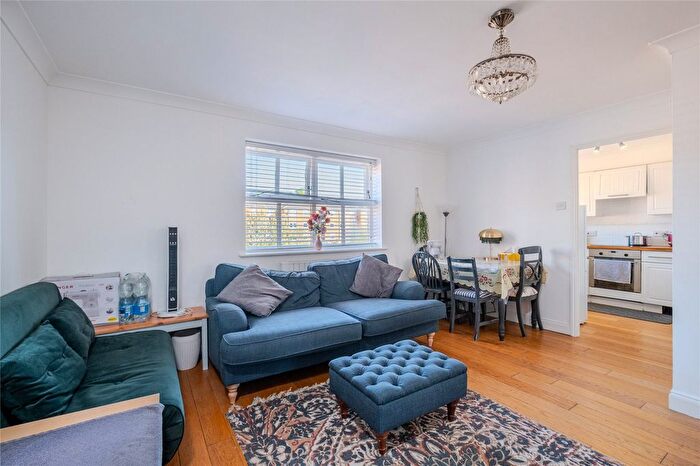 2 Bedroom Flat For Sale In Massingberd Way, London, SW17