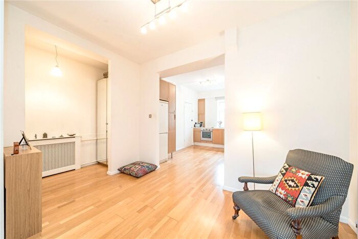 2 Bedroom Flat For Sale In Clifton Court, Northwick Terrace, London, NW8