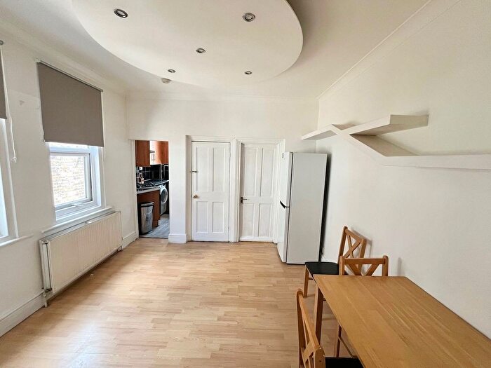 3 Bedroom Flat To Rent In Burges Road, London, E6