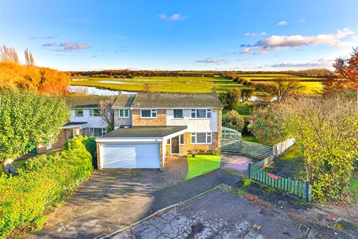 4 Bedroom Detached House For Sale In The Moorings, Woodford, Northamptonshire, NN14