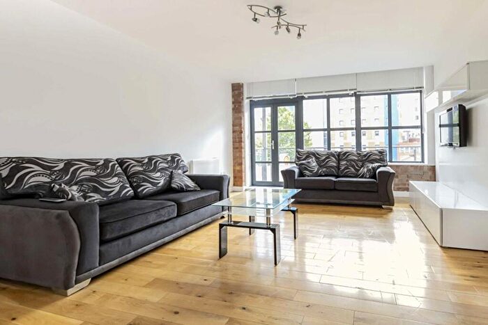 2 Bedroom Flat To Rent In Davenant Street, Spitalfields Market, E1
