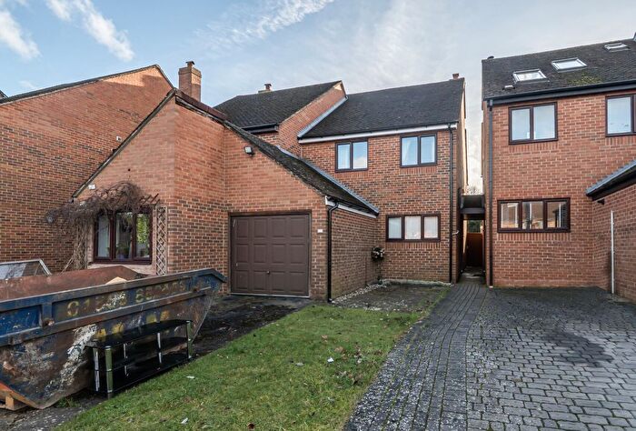 4 Bedroom Semi Detached House For Sale In Stone Quarry Lane, Oxford, Oxfordshire, OX4