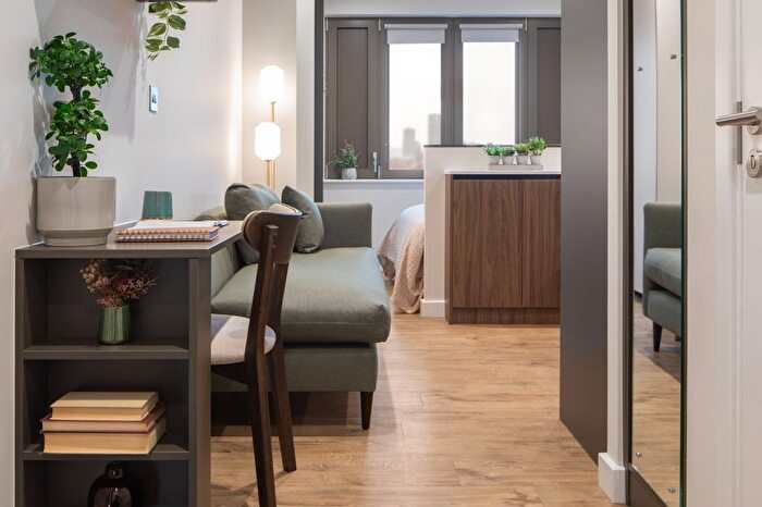 Studio To Rent In Wales Farm Road, North Acton, W3