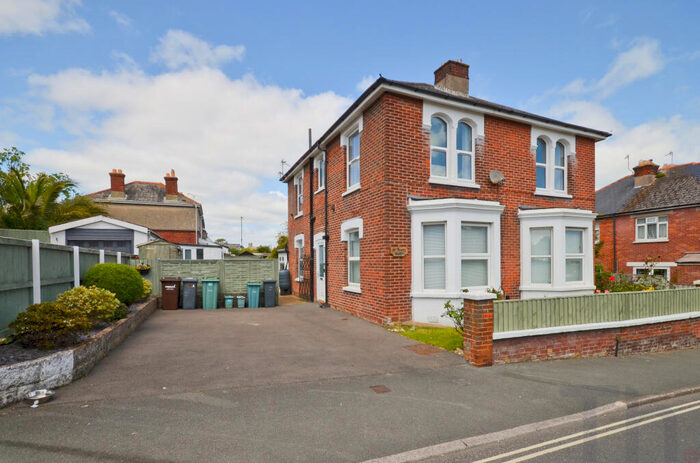 Garage / Parking To Rent In Cowes, Isle Of Wight, PO31